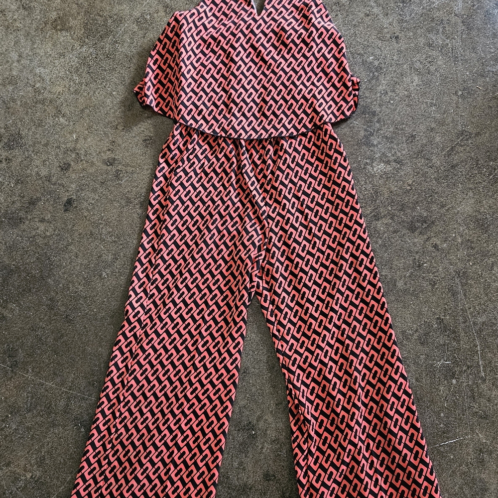 Pink and Black Geometric Jumpsuit with Wide-Leg Design